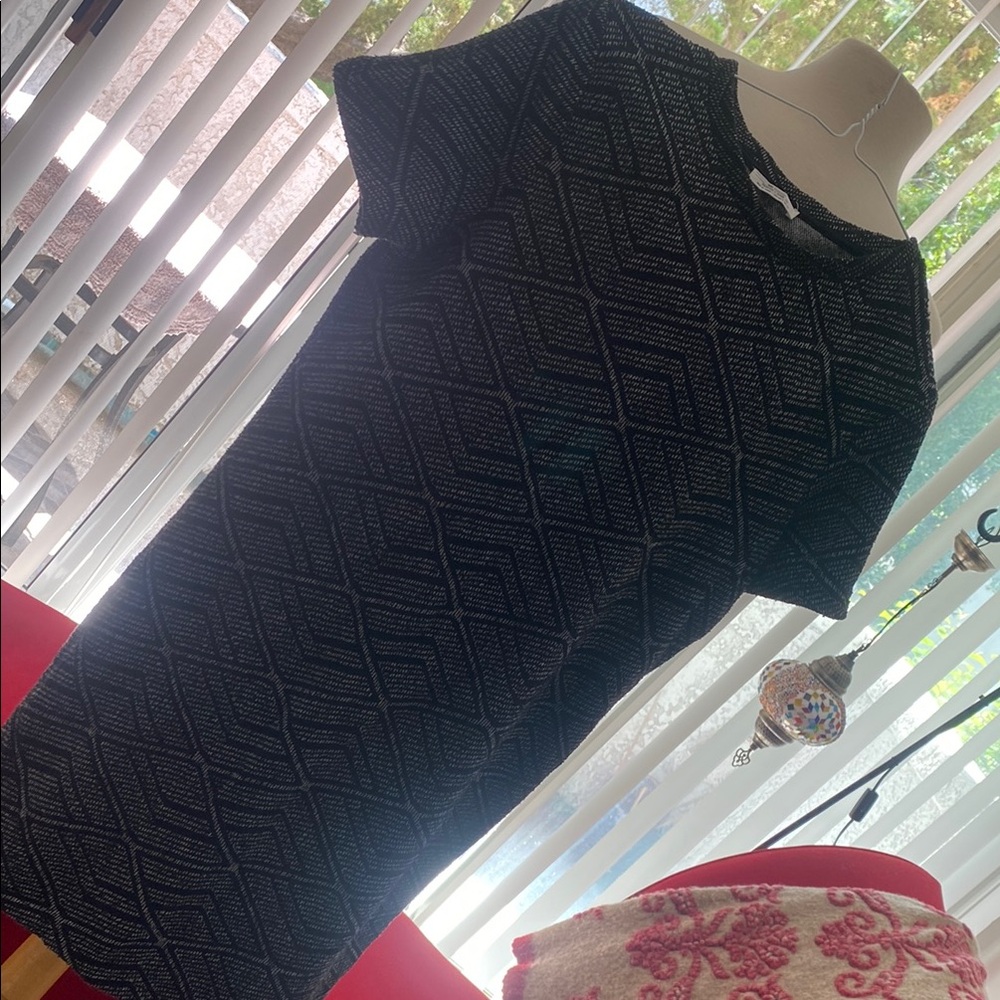 Zara Black and White Textured Knit Top